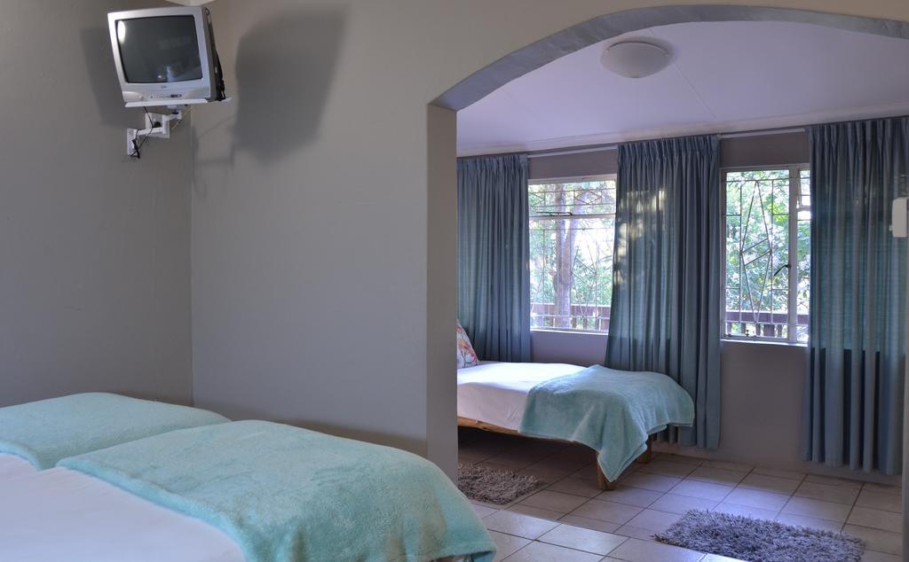 Ebundu Lodge Witrivier Buitenkant foto